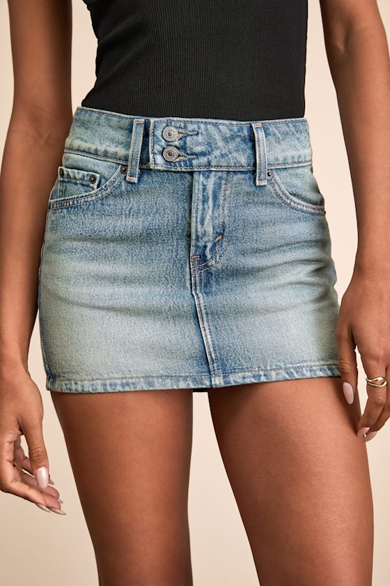 Superlow Medium Wash Low-Rise Mini Skirt